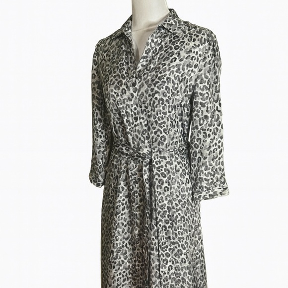 J. McLaughlin Dresses & Skirts - J. McLaughlin Gray Leopard Print Dress- Size XS
